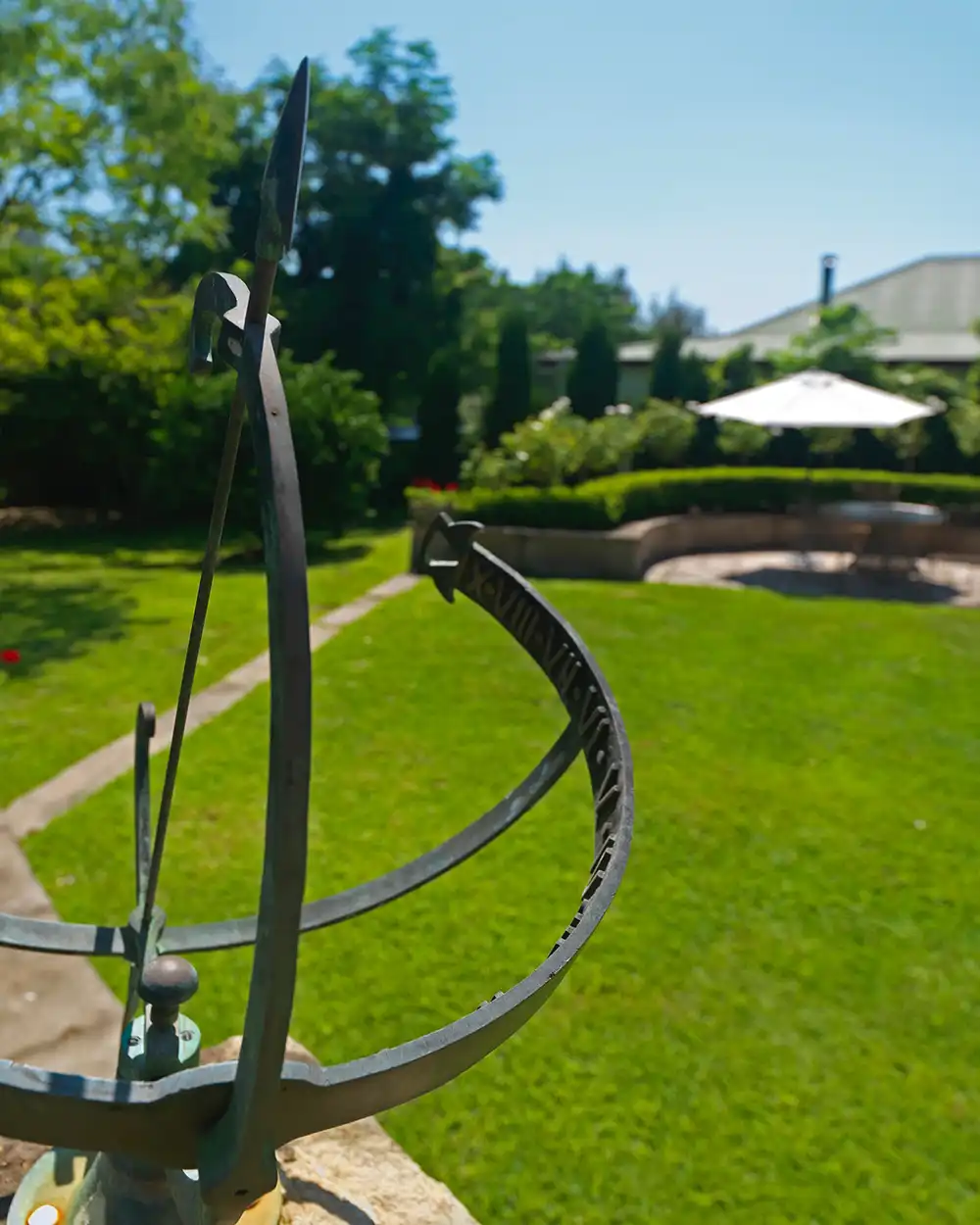 Wollombi Accommodation, Grays Inn Garden